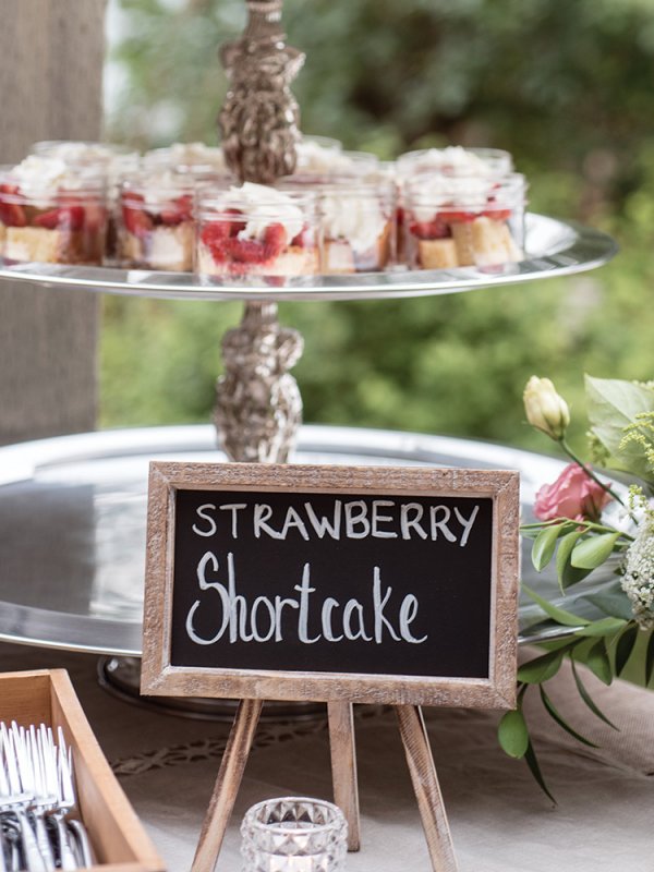 strawberry shortcake wedding dessert