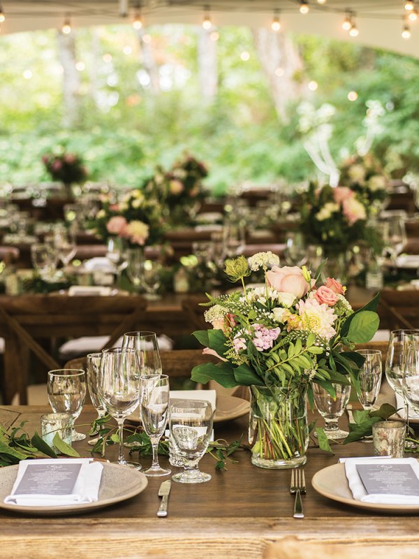 outdoor wedding table setting