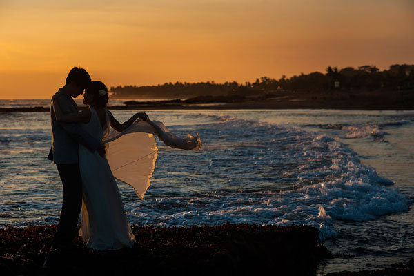 sunset beach wedding photo